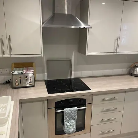 Flamingo - Two-bed With Seaview , Great Location Σκάρμπορο