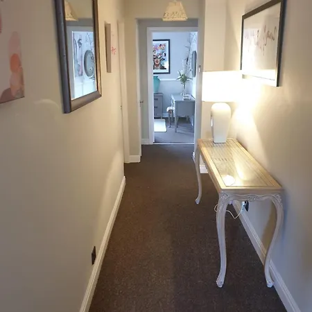 Flamingo - Two-bed With Seaview , Great Location Scarborough