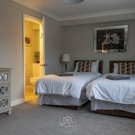Daire Flamingo - Two-bed With Seaview , Great Location Scarborough
