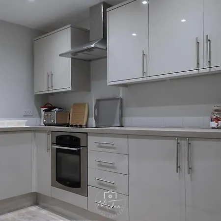 Daire Flamingo - Two-bed With Seaview , Great Location *