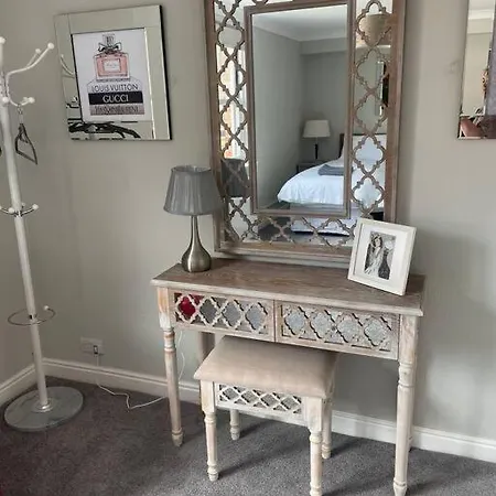 Flamingo - Two-bed With Seaview , Great Location * Scarborough