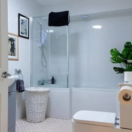 Flamingo - Two-bed With Seaview , Great Location