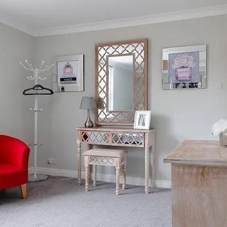 Flamingo - Two-bed With Seaview , Great Location * Scarborough